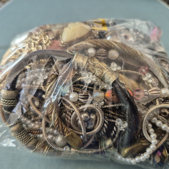 Mystery Craft Jellery Bag E - Picture 4 of 13